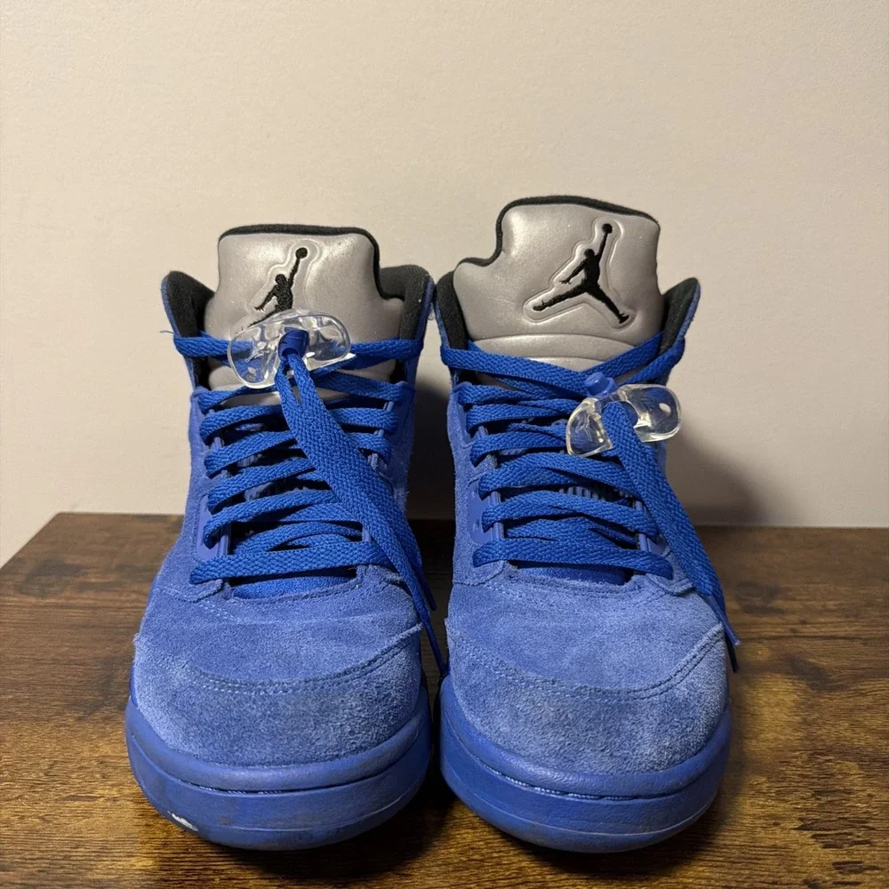 Air Jordan 5 Retro Men's Size 9 Blue Suede Athletic Mid-Trainer Sneakers, USED
